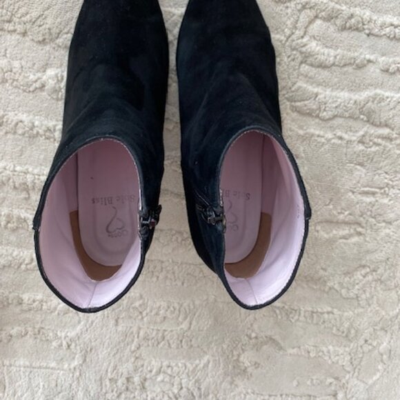 Sole Bliss "Billie" black suede, pointy-toed, kitten-heel booties - Picture 7 of 8